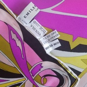 Large 36x36 Pucci Scarf